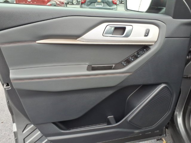 Used 2027 Ford Explorer Active w/ Active Comfort Package AWD/4WD image 19