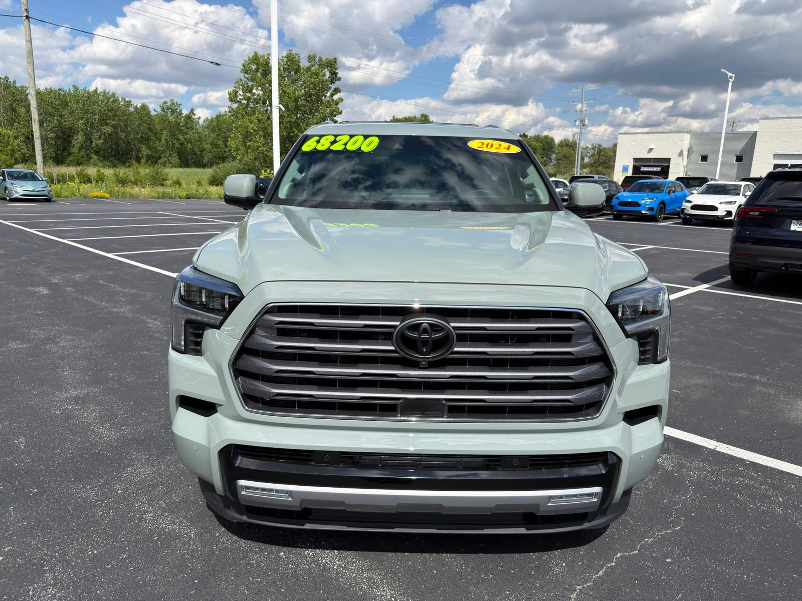 Used 2024 Toyota Sequoia Limited w/ Tow Technology Package AWD/4WD image 9