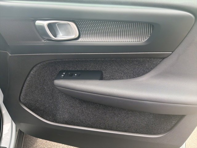 Certified 2025 Volvo XC40 B5 Plus image 16