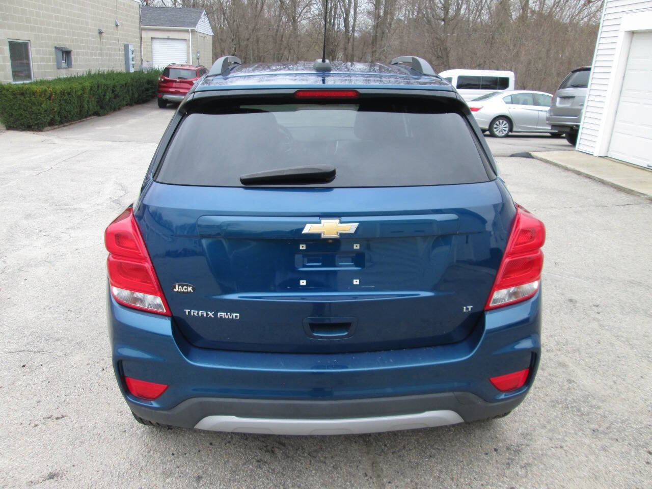 Used 2019 Chevrolet Trax LT w/ LT Convenience Package AWD/4WD image 9