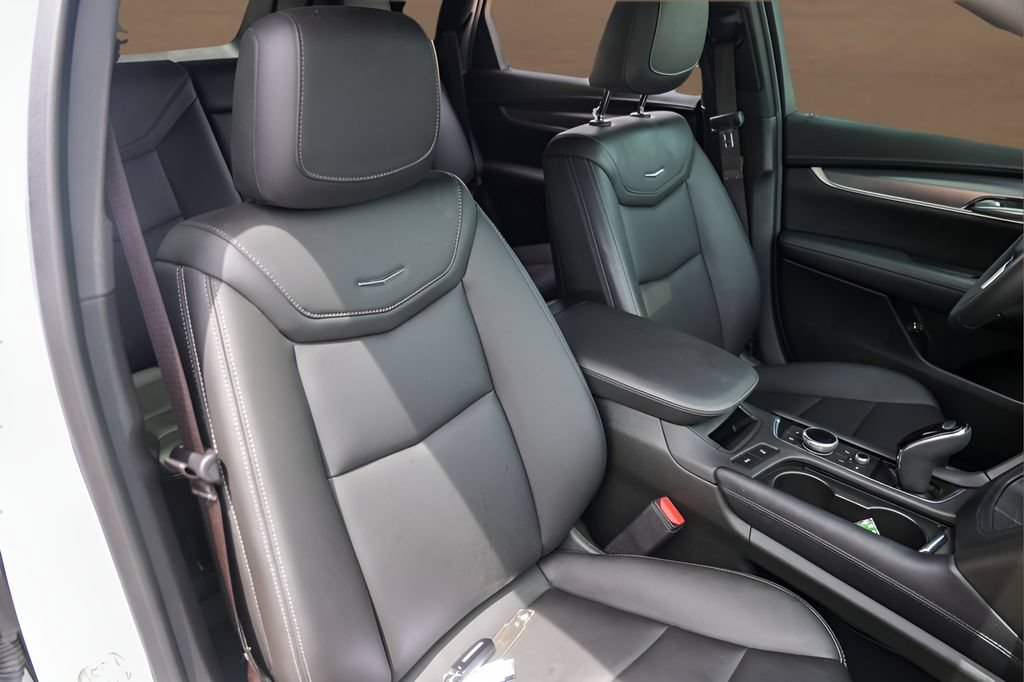 Certified 2024 Cadillac XT5 Luxury FWD image 31