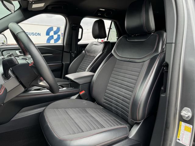 Certified 2025 Ford Explorer ST-Line AWD/4WD image 28