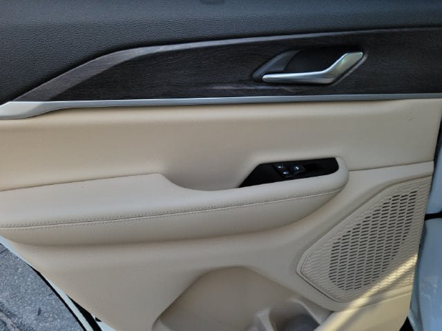 Certified 2025 Jeep Grand Cherokee Limited w/ Luxury Tech Group II RWD image 15