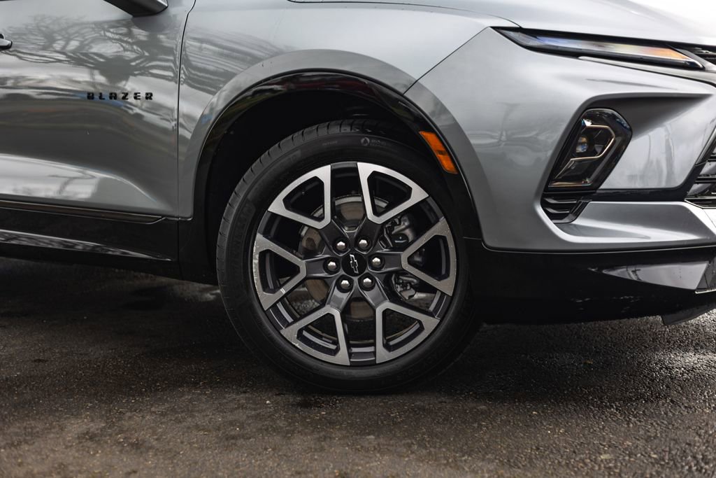 Used 2025 Chevrolet Blazer RS image 4