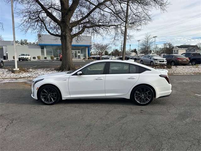 Used 2025 Cadillac CT5 V image 2