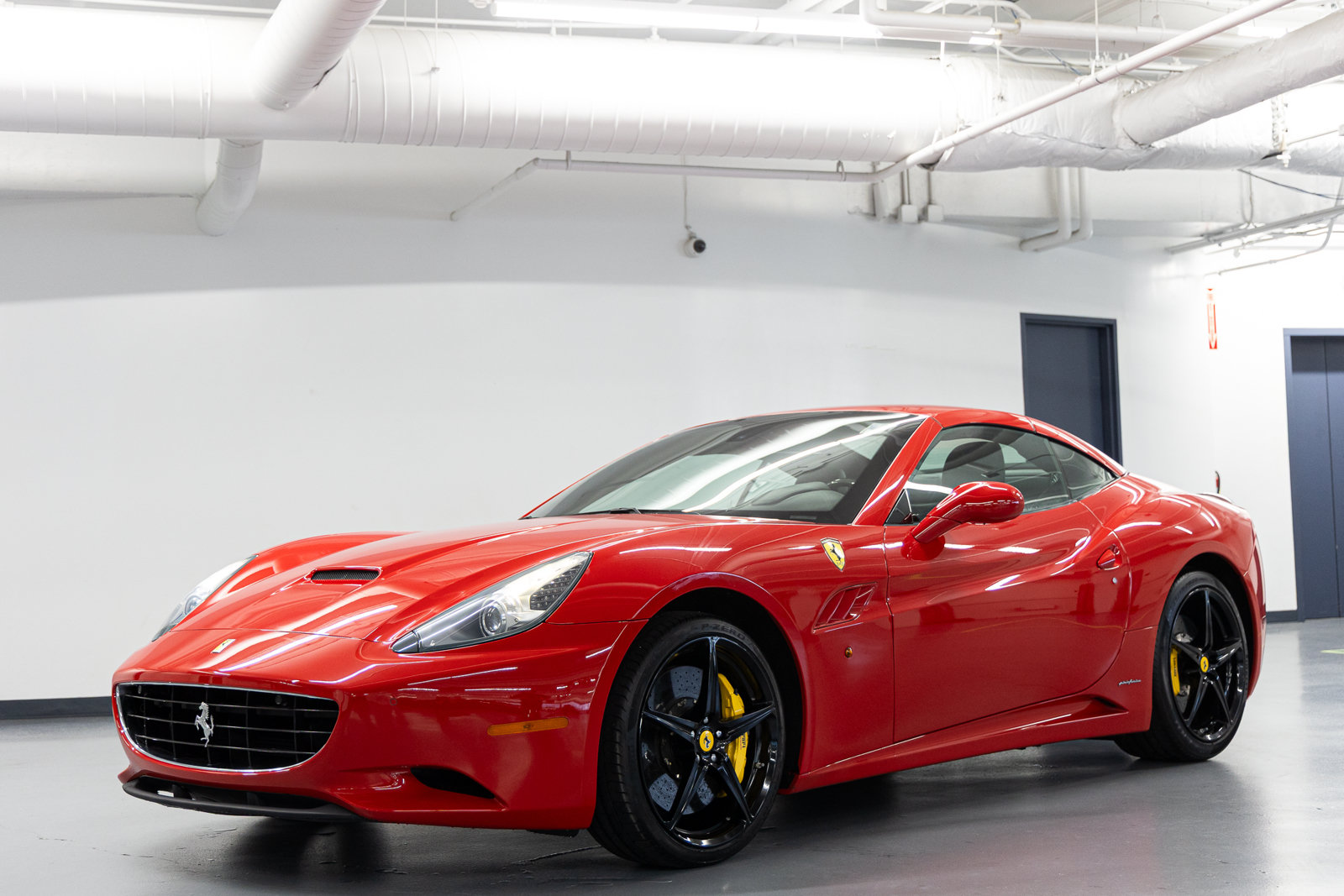 Used 2011 Ferrari California RWD image 14