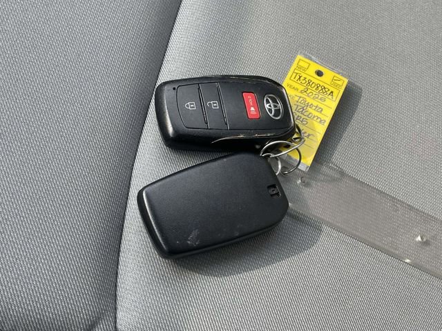 Used 2025 Toyota Tacoma SR5 image 31