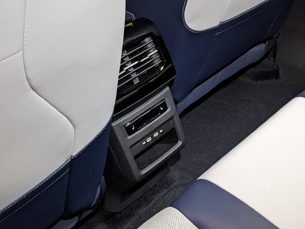 New 2026 Volkswagen ID.4 Pro S Plus AWD/4WD image 24