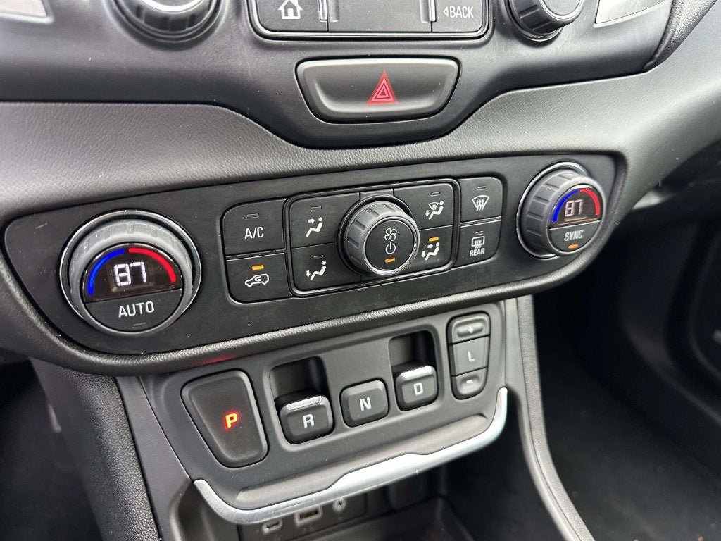 Used 2019 GMC Terrain SLT w/ Preferred Package AWD/4WD image 22
