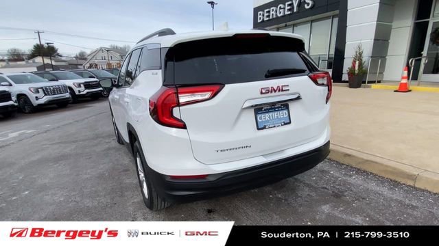 Certified 2022 GMC Terrain SLE w/ Driver Convenience Package image 9