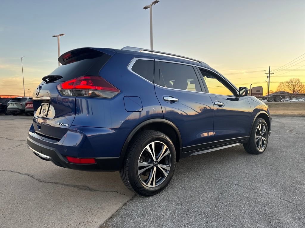 Used 2020 Nissan Rogue SV w/ Premium Package image 8