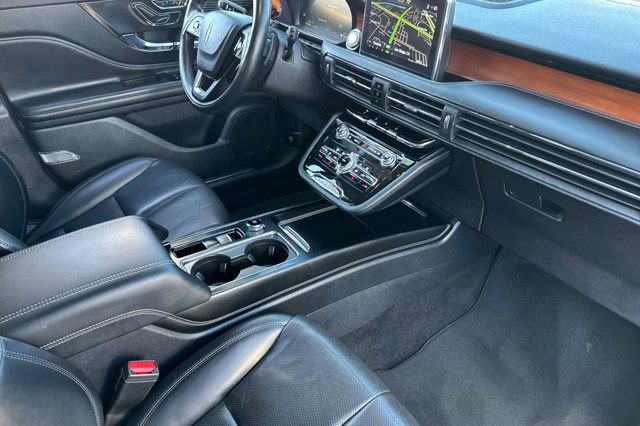 Used 2022 Lincoln Corsair Reserve image 17