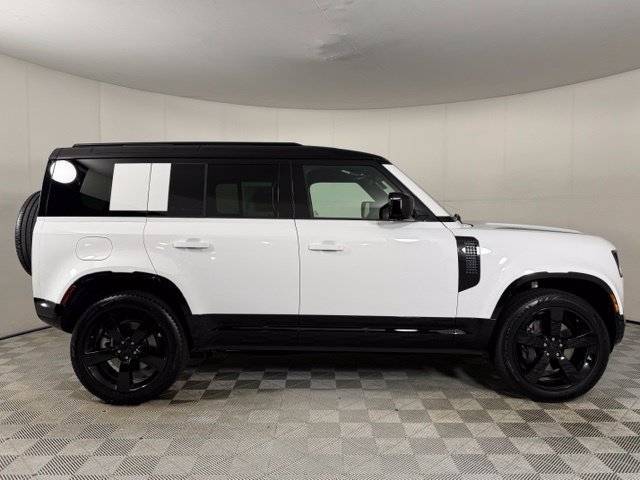 New 2026 Land Rover Defender 110 X-Dynamic SE AWD/4WD image 9