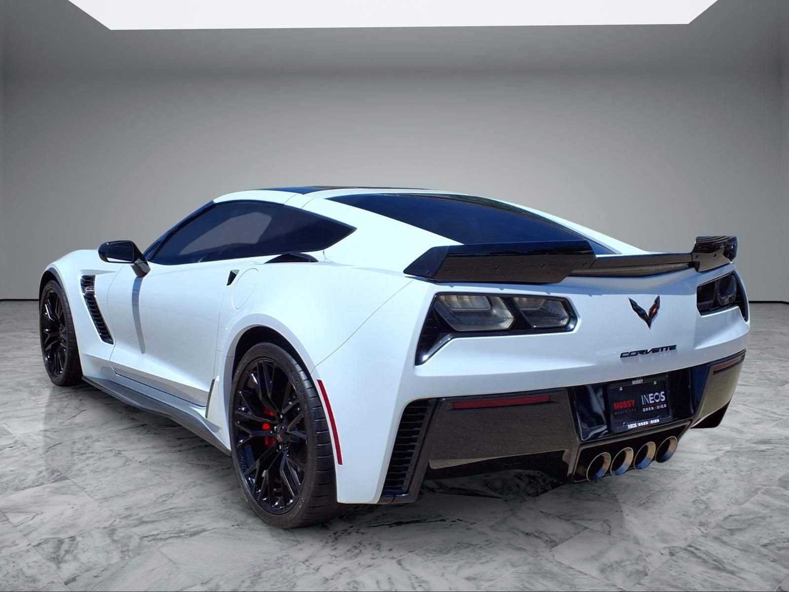 Used 2019 Chevrolet Corvette Z06 RWD image 2