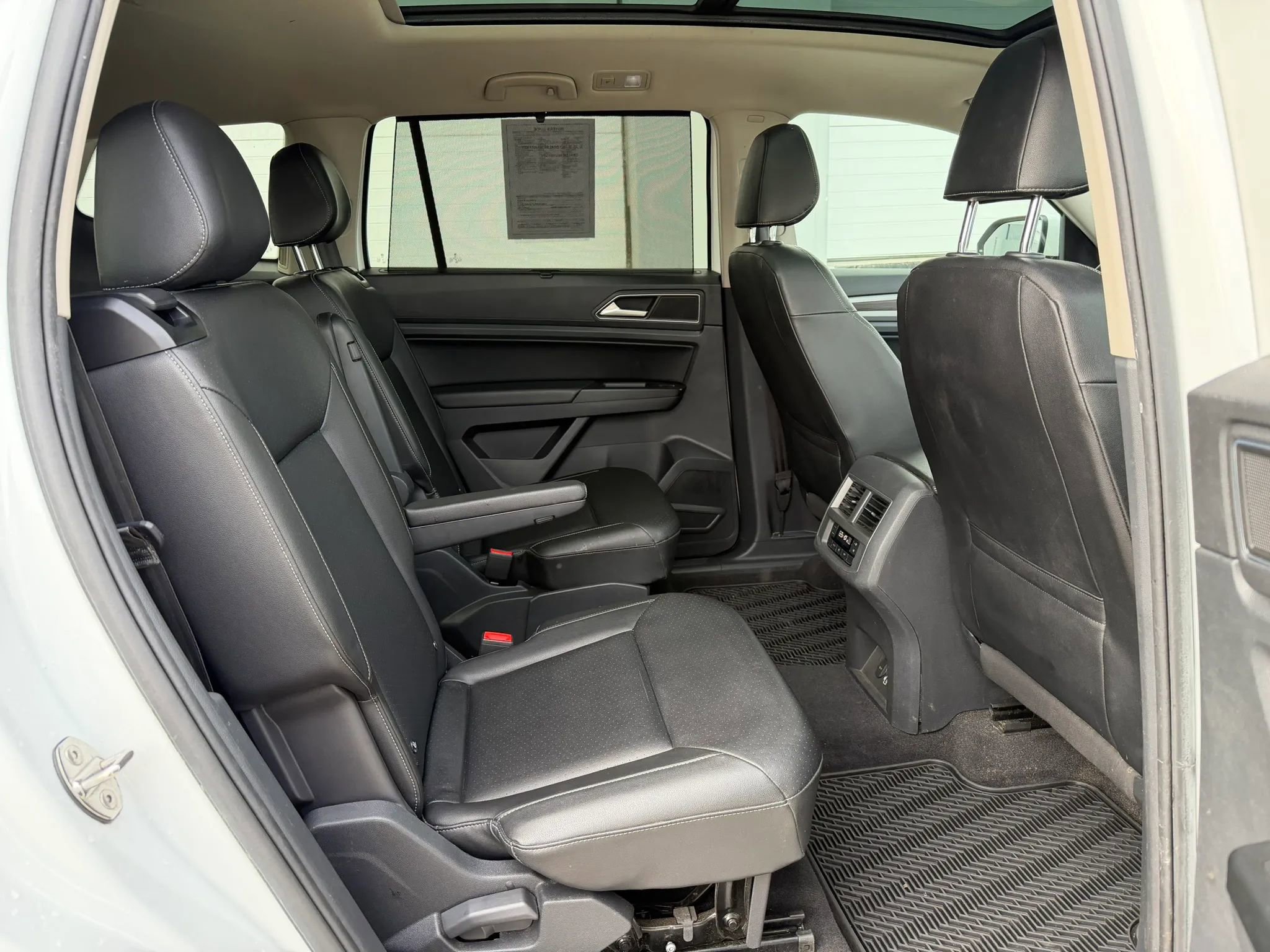 Used 2019 Volkswagen Atlas SE w/ Panoramic Sunroof Package image 14