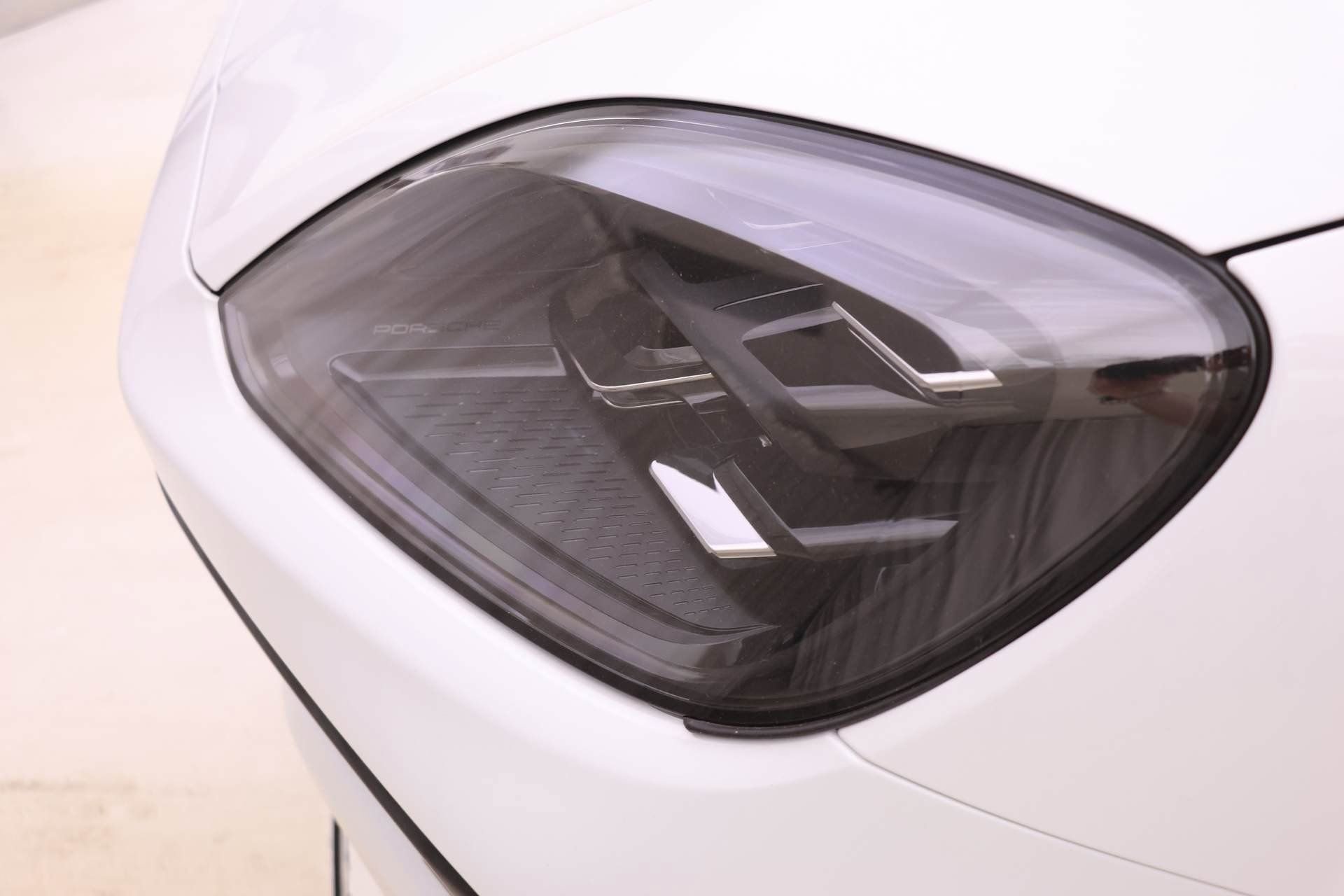 Used 2024 Porsche Cayenne Coupe image 20