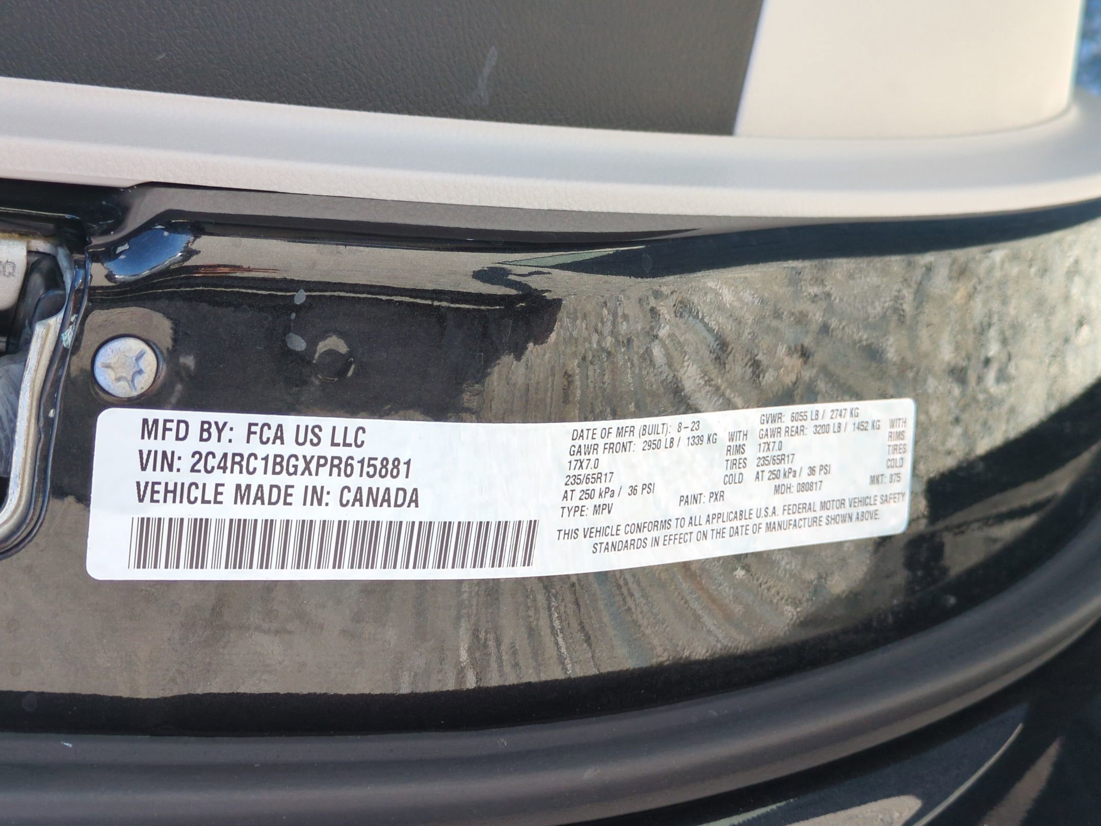 Used 2023 Chrysler Pacifica Touring-L FWD image 33
