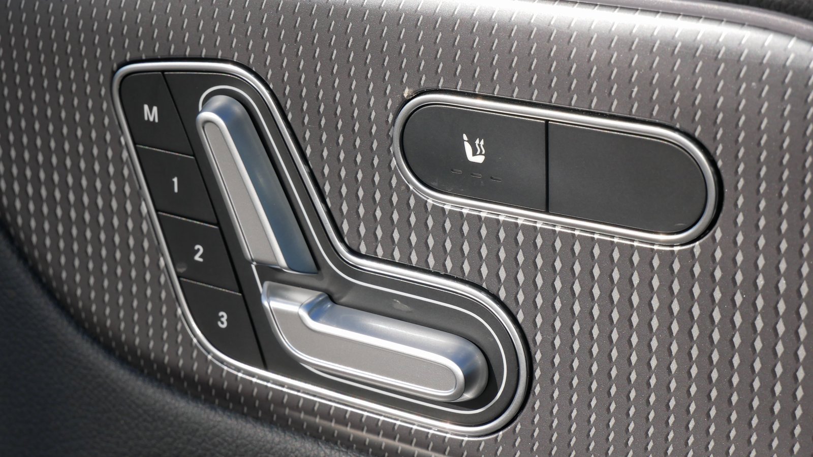 Used 2021 Mercedes-Benz GLA 250 4MATIC image 25