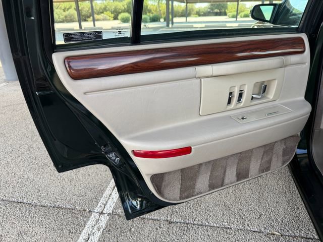 Used 1994 Cadillac De Ville Sedan image 28
