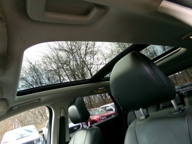 Used 2017 Ford Edge Titanium w/ Equipment Group 302A image 19