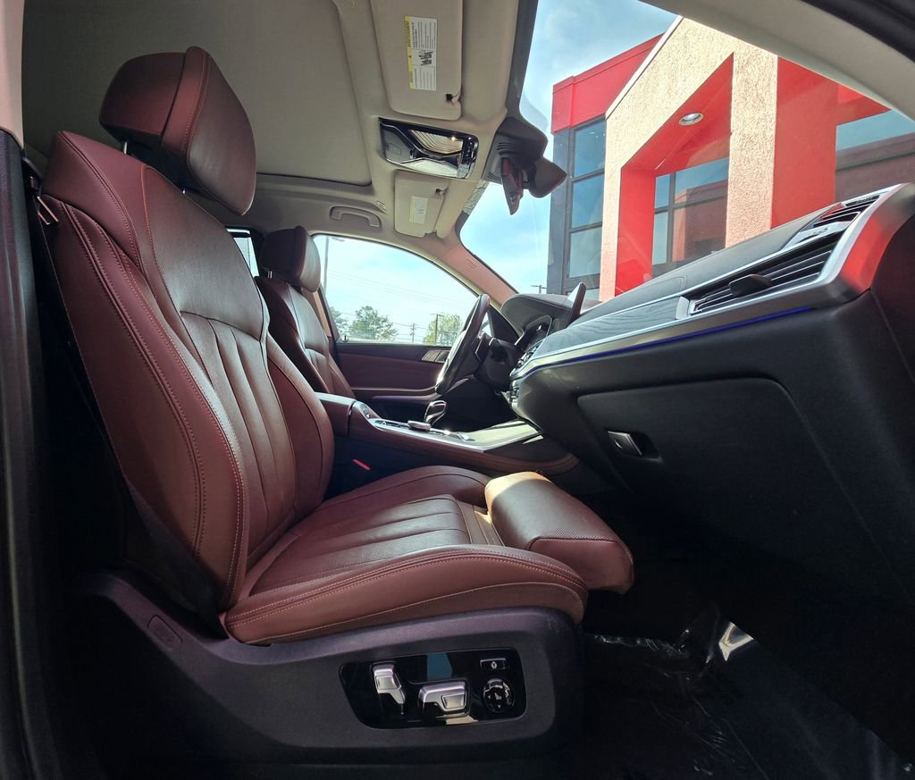 Used 2022 BMW X7 xDrive40i w/ Premium Package AWD/4WD image 28