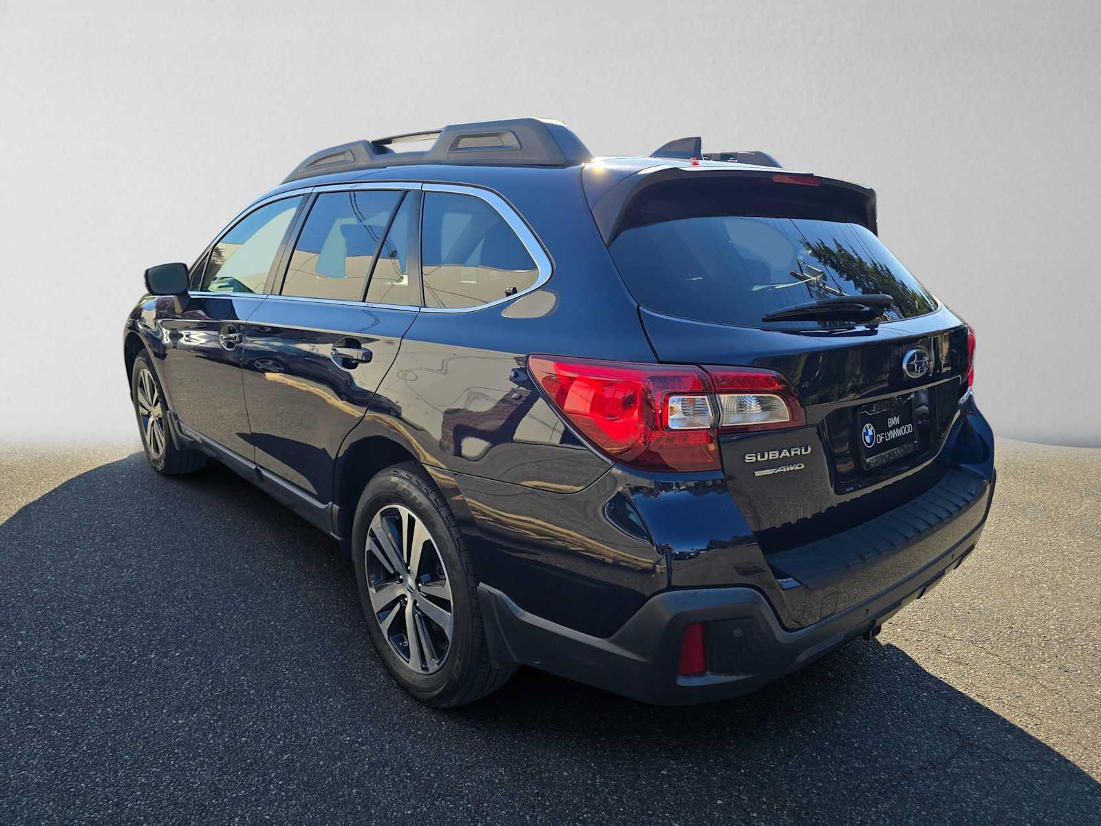 Used 2018 Subaru Outback 2.5i Limited AWD/4WD image 5