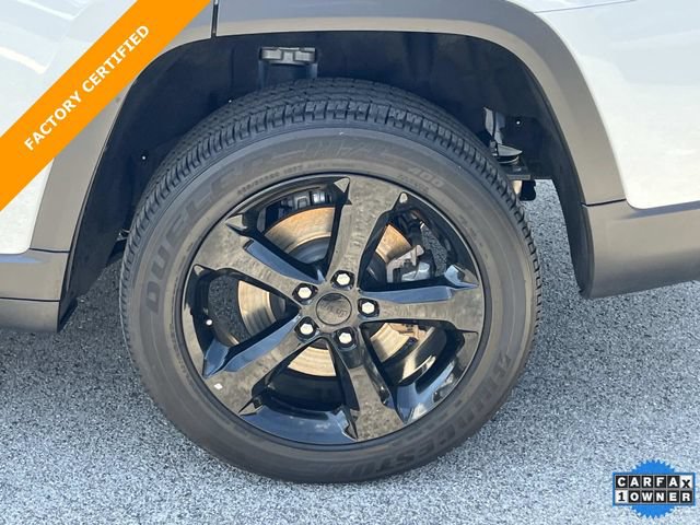 Used 2024 Jeep Grand Cherokee L Altitude AWD/4WD image 11