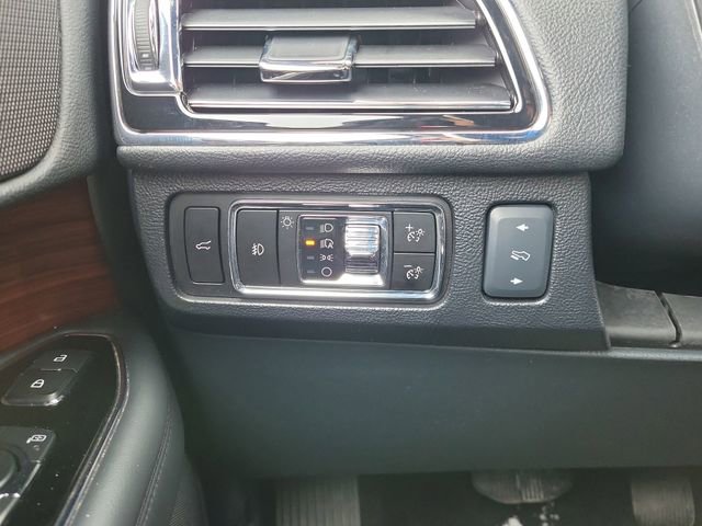 Used 2023 Lincoln Navigator Reserve AWD/4WD image 12