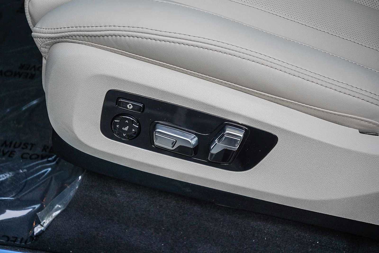New 2026 BMW X7 M60i AWD/4WD image 24