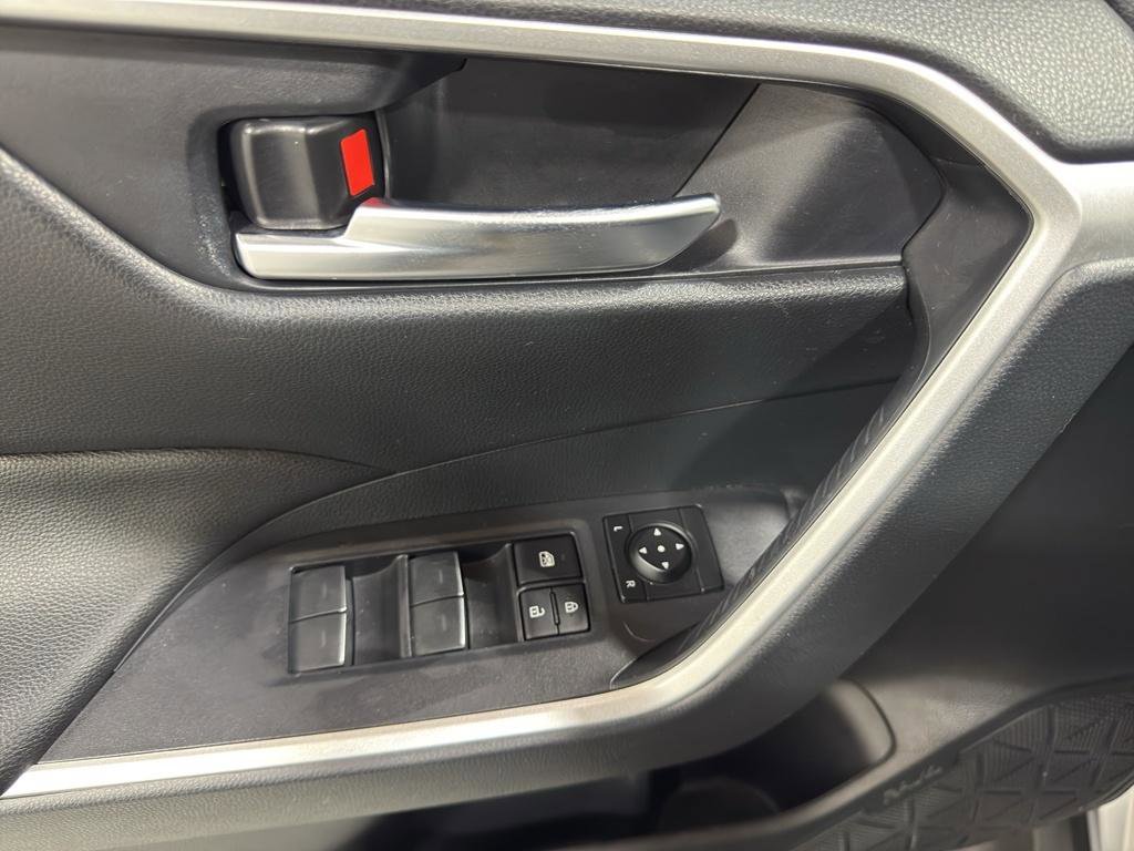 Used 2023 Toyota RAV4 SE w/ Weather & Moonroof Package AWD/4WD image 9