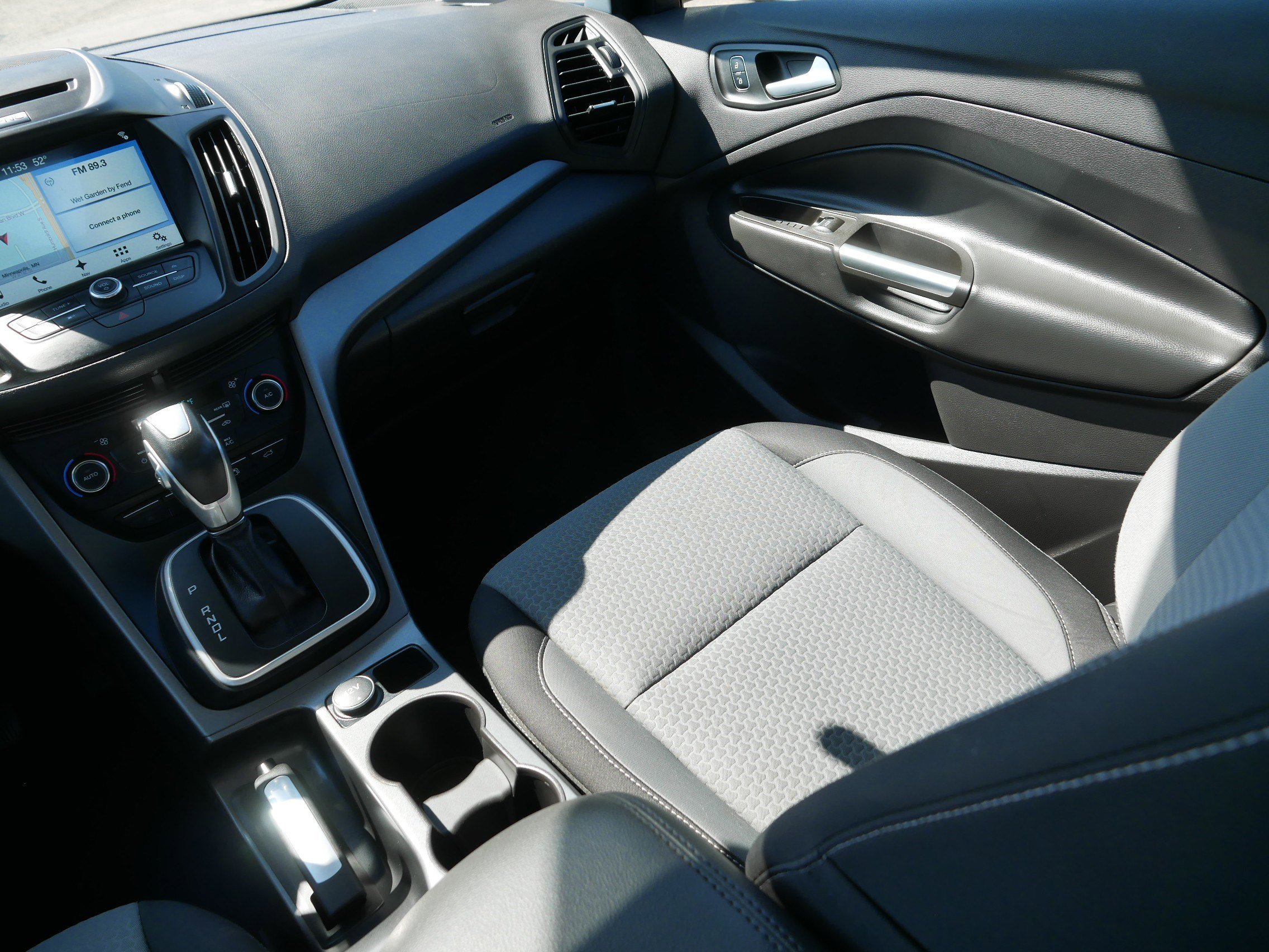 Used 2017 Ford C-MAX Energi SE w/ Equipment Group 401A image 11