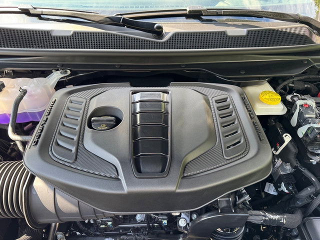 New 2025 Jeep Wagoneer L Series II w/ Premium Group I image 9