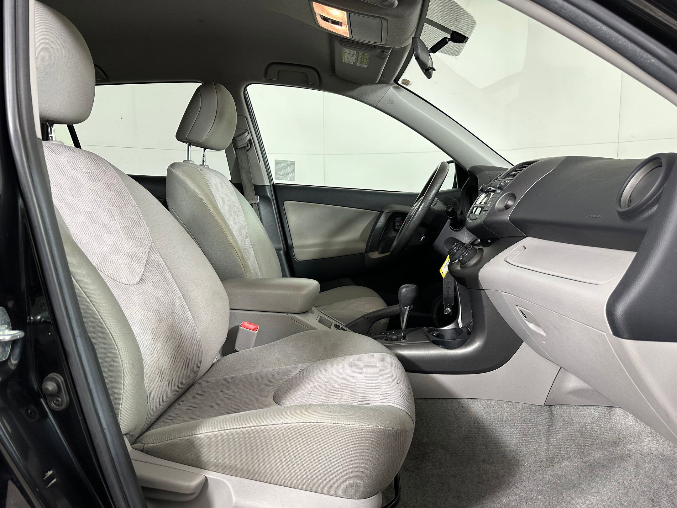 Used 2011 Toyota RAV4 2WD w/ Base L4 Extra Value Pkg image 26