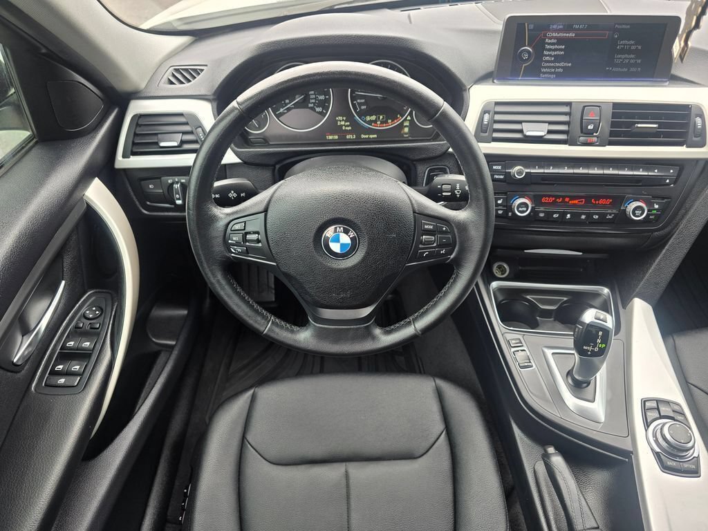 Used 2013 BMW 328i xDrive Sedan AWD/4WD image 2