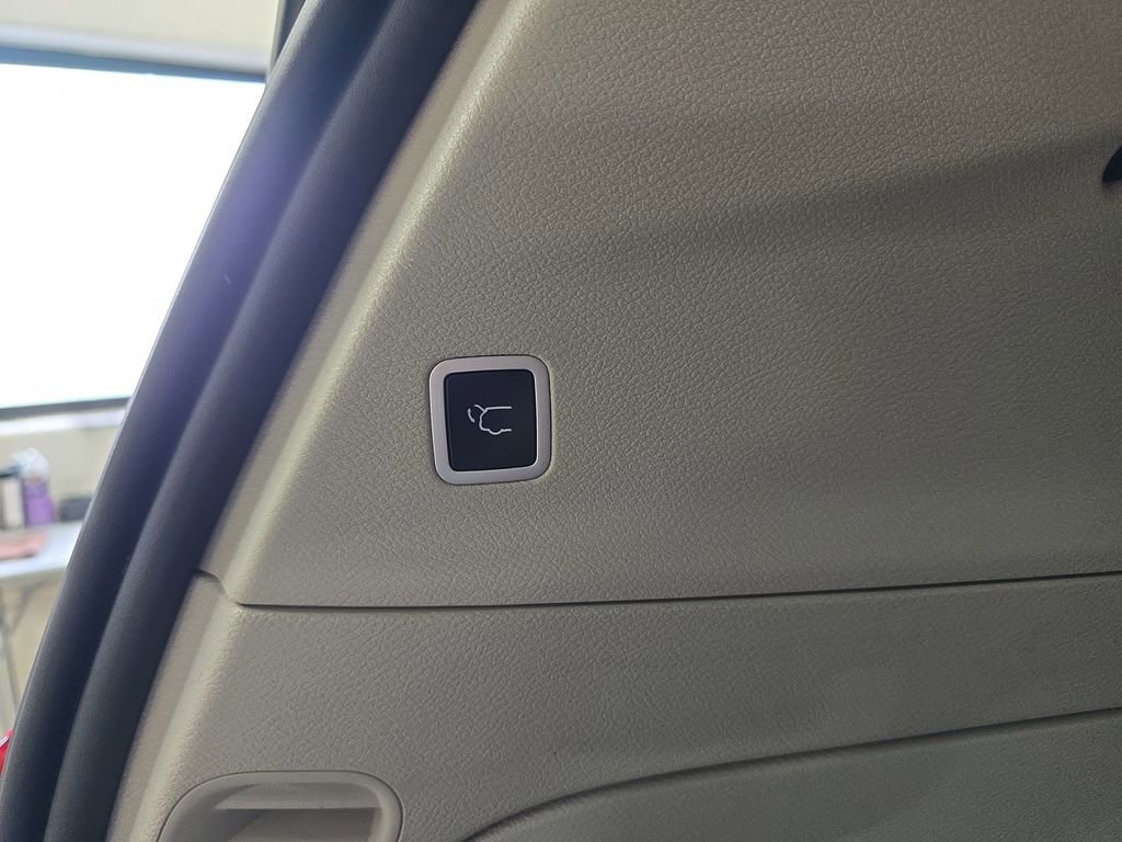 Certified 2023 Chrysler Pacifica Touring-L FWD image 15