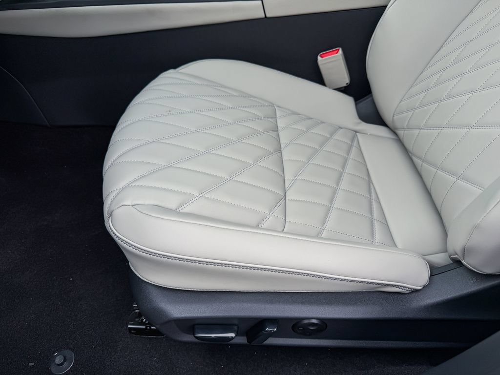 New 2026 Nissan Sentra SL w/ Floor Mat Package FWD image 22