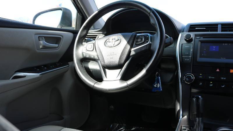 Used 2017 Toyota Camry SE w/ Protection Package (Q2) FWD image 18