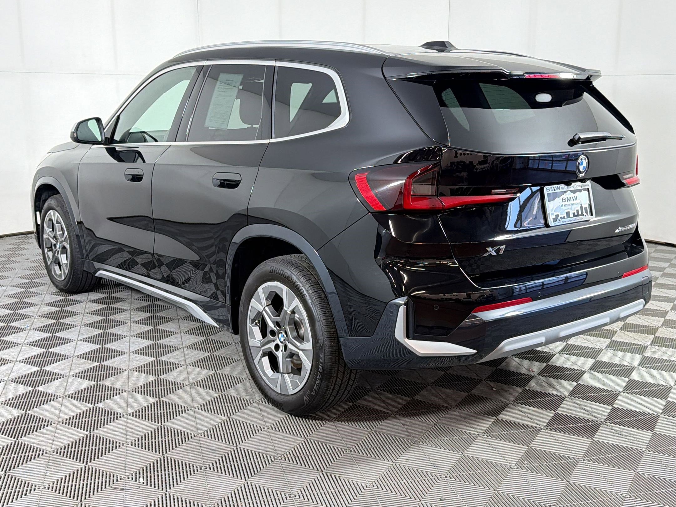 Certified 2023 BMW X1 xDrive28i w/ Convenience Package image 3