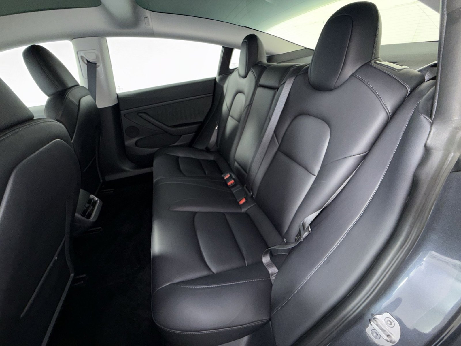 Used 2023 Tesla Model 3 Standard Range image 25