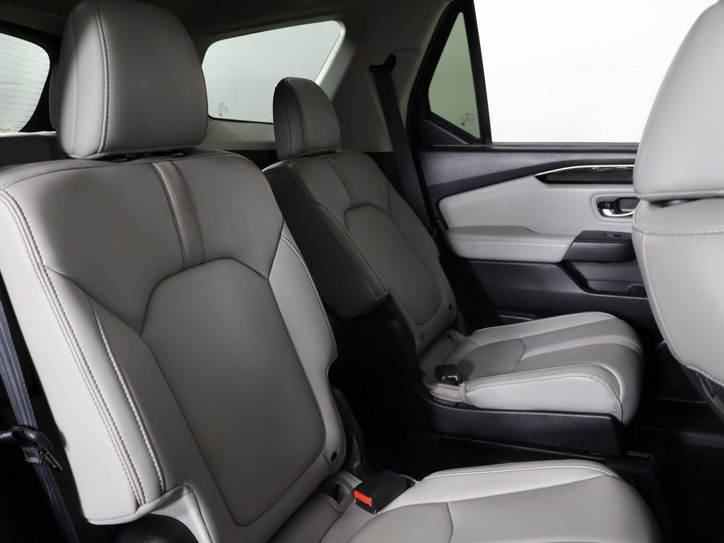 Used 2023 Honda Pilot Touring image 37