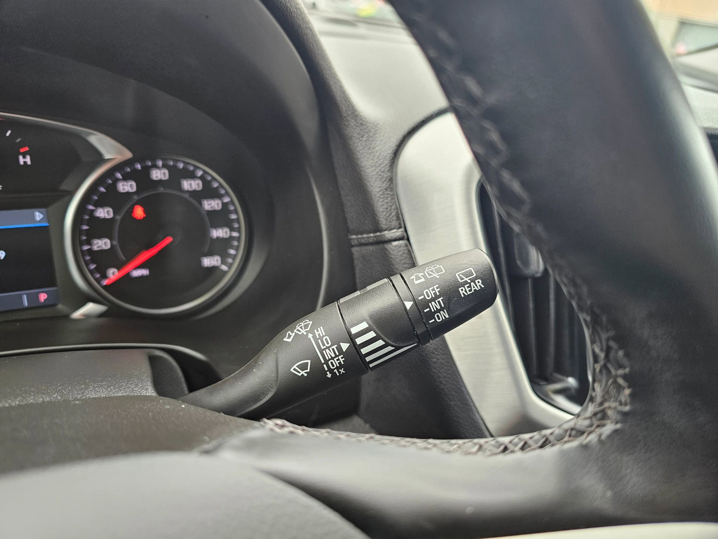 Used 2023 GMC Terrain SLT w/ Infotainment Package II image 21