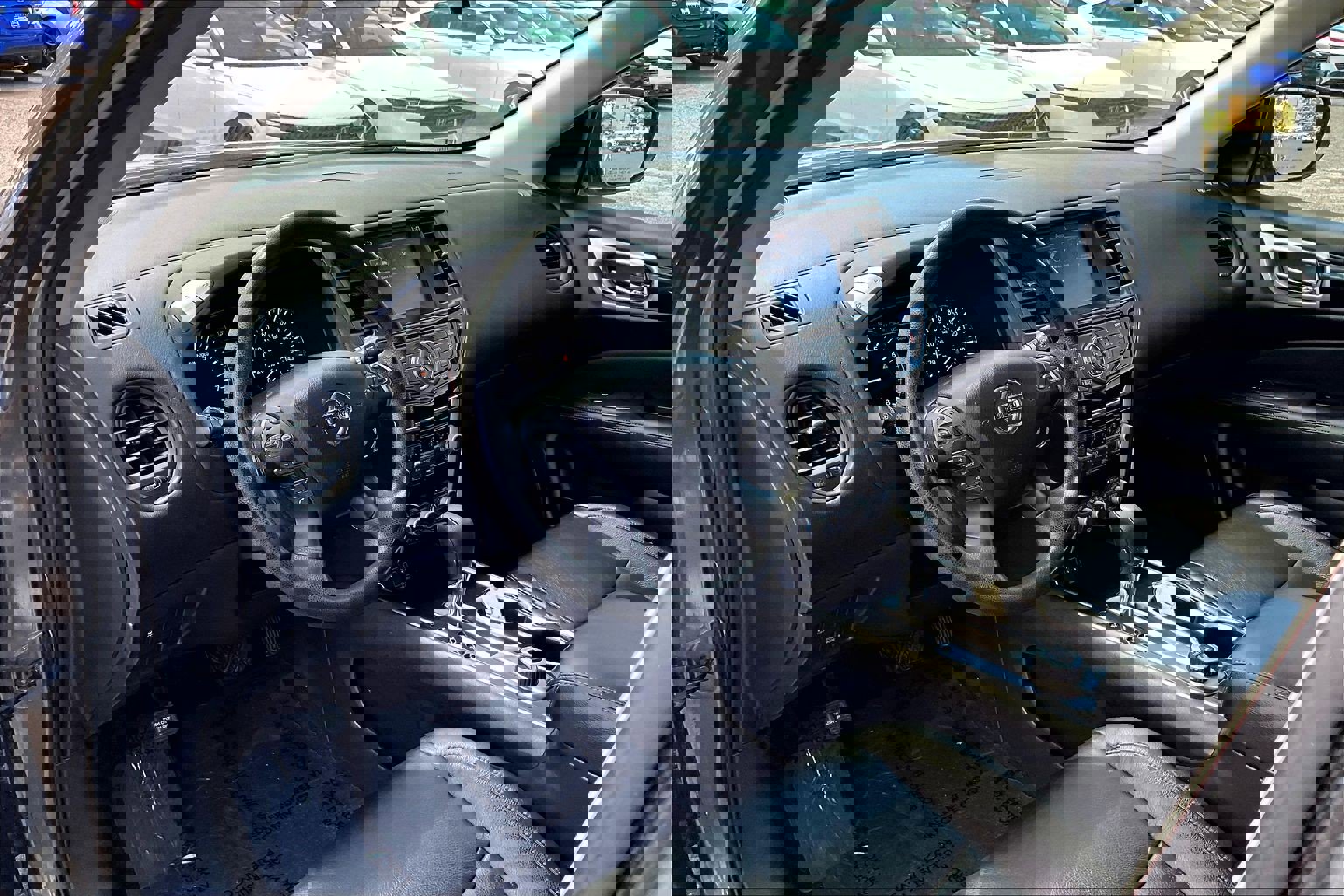 Used 2018 Nissan Pathfinder S image 13