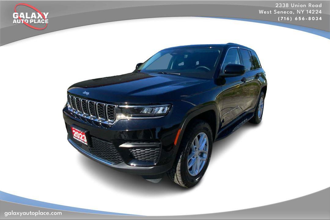 Used 2023 Jeep Grand Cherokee Laredo w/ Luxury Tech Group I