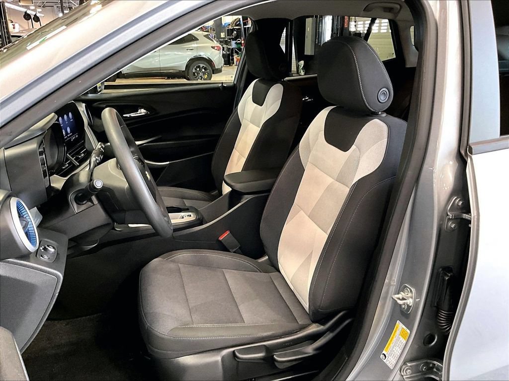 Used 2024 Chevrolet Trax LS FWD image 10