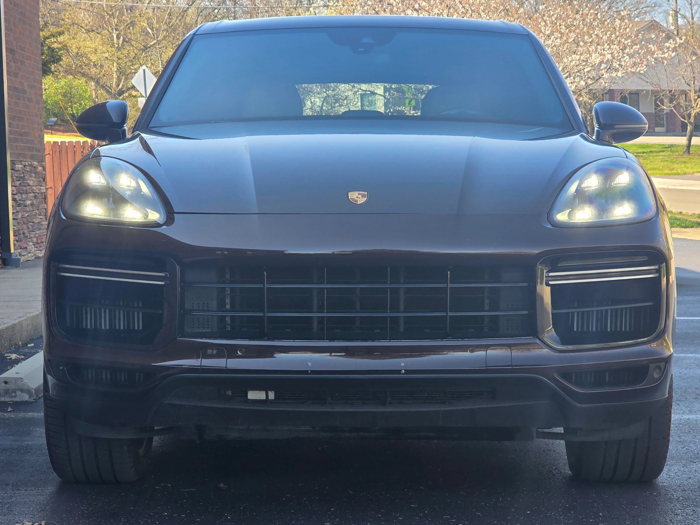 Used 2019 Porsche Cayenne Turbo image 2