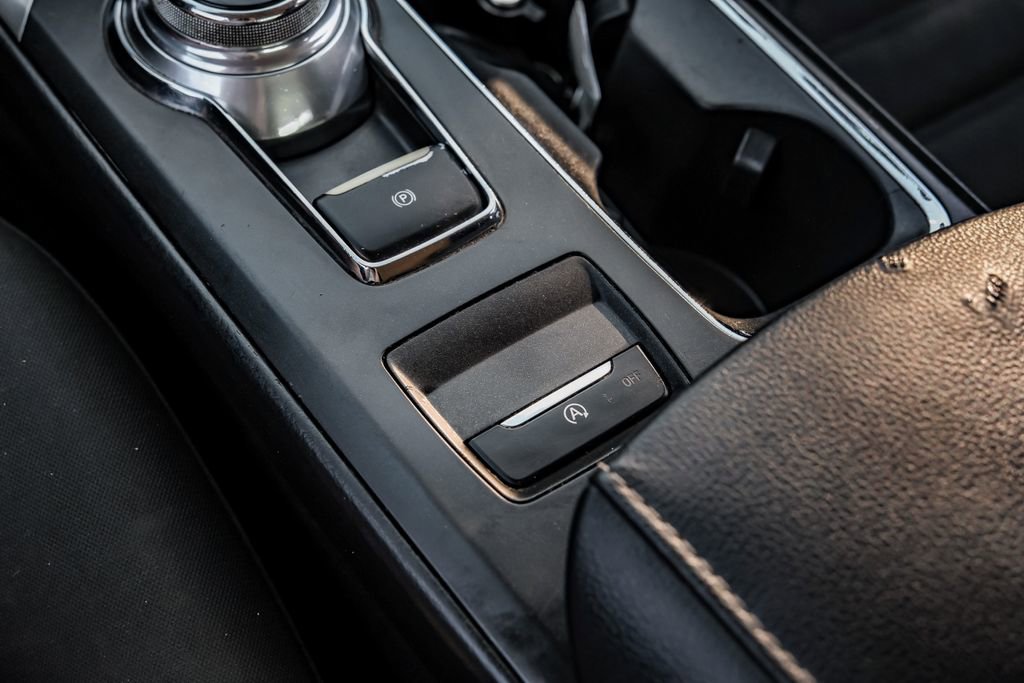 Used 2018 Ford Fusion SE w/ Fusion SE Technology Package image 24