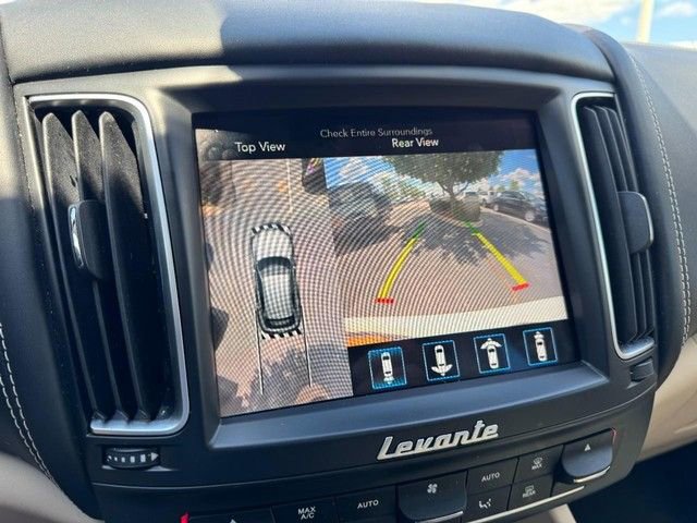 Used 2020 Maserati Levante GranLusso AWD/4WD image 17