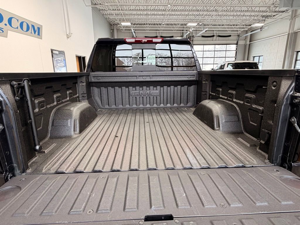 Used 2025 GMC Sierra 1500 AT4X image 8