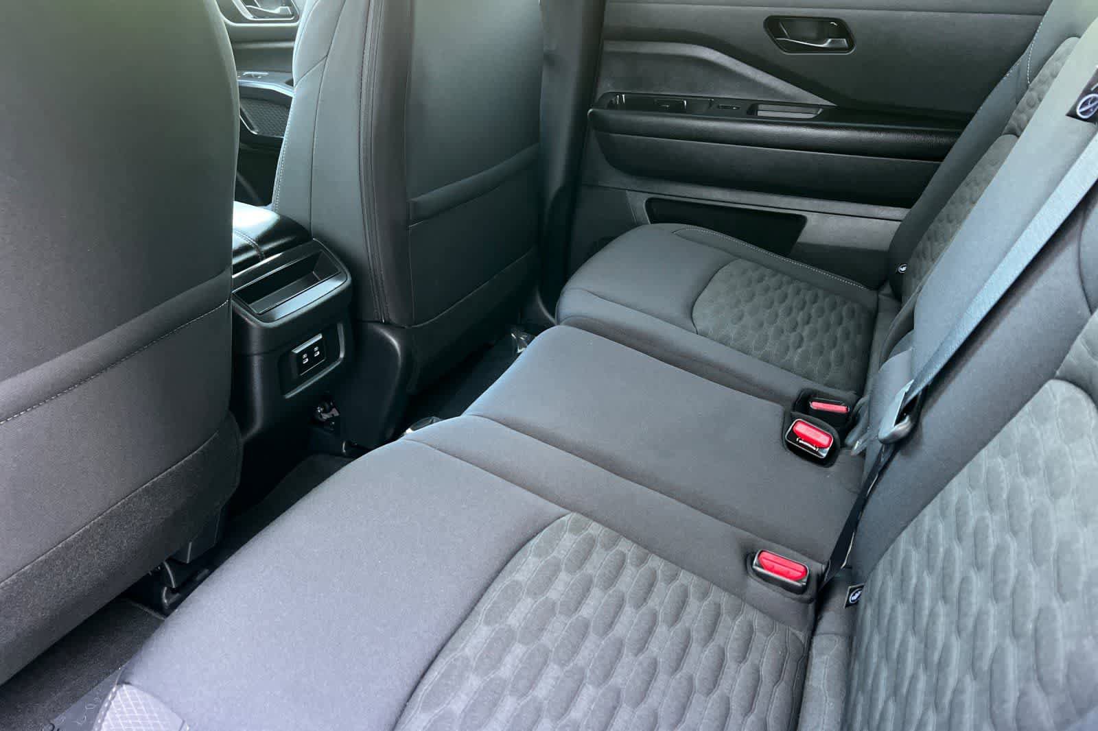 New 2026 Nissan Pathfinder SV FWD image 5