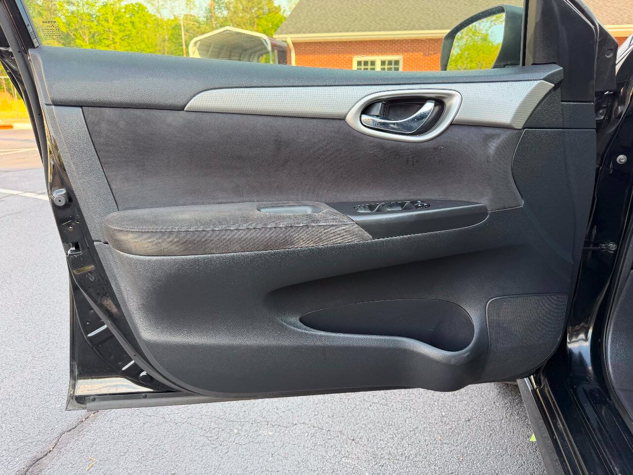 Used 2015 Nissan Sentra SR FWD image 10